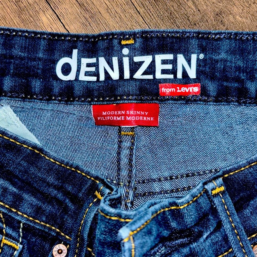 Denizen from Levi’s size 6M Boys Modern Skinny Jeans EUC